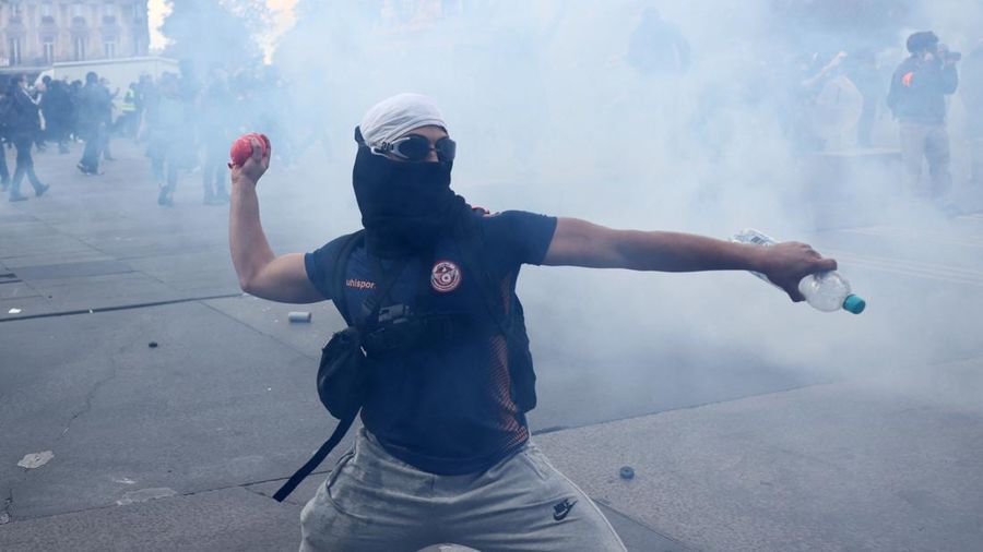 Protes nasional menentang tingginya biaya hidup di Paris, Prancis, Sabtu (17/10/2026). (REUTERS/Manon Cruz)
