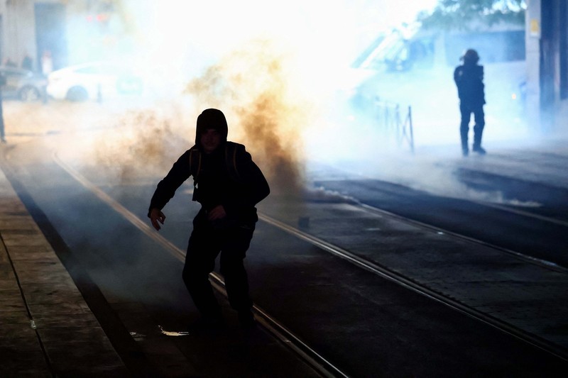Rusuh saat protes mahasiswa di Brussel, Belgia, Sabtu (17/10/2026). (REUTERS/Yves Herman)