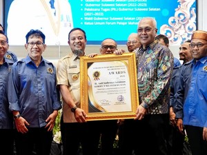 Gubernur Sulsel Raih Penghargaan Tokoh Pembangunan-Konektivitas Daerah