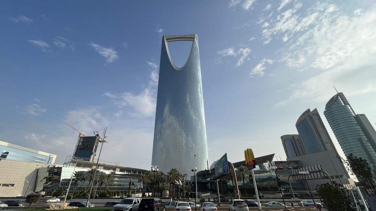 Gedung Ikonik Arab Ditutup usai Serangan Houthi, Pekerja Diminta WFH