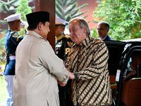 Presiden Republik Indonesia Prabowo Subianto menerima kunjungan Sekretaris Jenderal Perserikatan Bangsa-Bangsa Antnio Guterres di kediaman pribadi Presiden Prabowo di Hambalang, Kabupaten Bogor, Provinsi Jawa Barat, Minggu (18/10/2026). (Dokumentasi