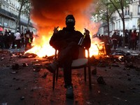 Demo Besar Berujung Chaos, Prancis Dikepung Api dan Penjarahan