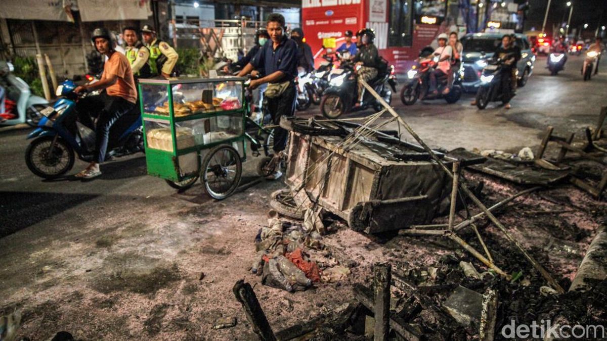 Tawuran Manggarai Sisakan Kerugian, Lapak Pedagang Rusak dan Barang Hilang — NadiKabar.com