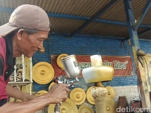 Perjuangan Gen Z di Nganjuk Menjaga Kerajinan Gamelan Warisan