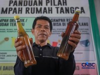 Bahan bakar alternatif dari olahan sampah plastik di kawasan Setiabudi, Jakarta, Senin (19/10/2026). (CNBC Indonesia/Faisal Rahman)