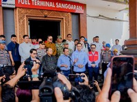 Menko Hilirisasi dan Transisi Energi sekaligus Menteri ESDM Bahlil Lahadalia kunjungi SPBU di Bali. (Dok: Biro Klik ESDM)