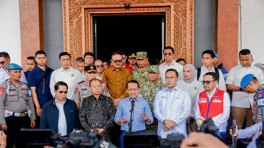 Menko Hilirisasi dan Transisi Energi sekaligus Menteri ESDM Bahlil Lahadalia kunjungi SPBU di Bali. (Dok: Biro Klik ESDM)