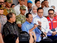 Menko Hilirisasi dan Transisi Energi sekaligus Menteri ESDM Bahlil Lahadalia kunjungi SPBU di Bali. (Dok: Biro Klik ESDM)