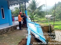 Beberapa rumah mengalami kerusakan usai diguncang gempa yang melanda wilayah bogor dengan kekuatan 4,1 Magnitudo dengan kedalaman 5 Km pada Kamis (15/10/2026). (Dok. BPBD Bogor via Detikcom)