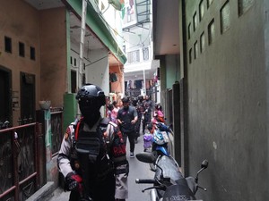 Polda Metro Kembali Gerebek Narkoba di Kampung Boncos