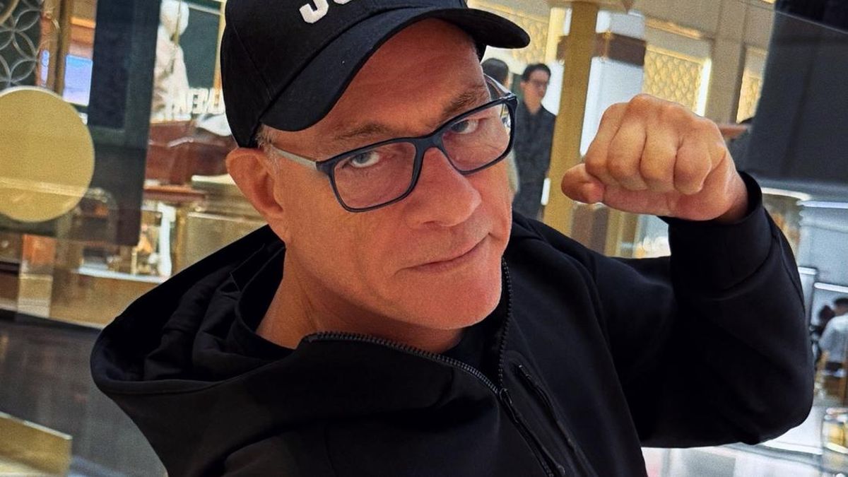 Jean-Claude Van Demme Ultah ke-66, Lilinnya Ditinju Gak Ditiup — NadiKabar.com