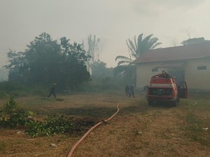 Karhutla Dekati Kompleks Kantor Pemkab Seruyan, Dinding Disnaker Terbakar