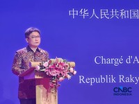 Charg d'Affaires Ad Interim Kedutaan Besar Republik Rakyat China untuk Republik Indonesia, Zhou Kan, dalam "Dialog Global Selatan: Forum Meja Bundar China-Indonesia" yang digelar di Jakarta, Senin (19/10/2026). (CNBC Indonesia/Tommy Patrio Sorongan)