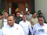 Kepala Bareskrim Polri Asep Safrudin bersama Menteri Pertanian Amran Sulaiman saat ditemui di Jakarta, Senin (19/10/2026). (CNBC Indonesia/Martyasari Rizky)
