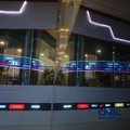 Layar menampilkan pergerakan Indeks Harga Saham Gabungan (IHSG) di gedung Bursa Efek Indonesia (BEI), Jakarta, Senin (19/10/2026).(CNBC Indonesia/Faisal Rahman)