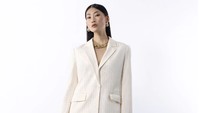 Blazer Pinstripe untuk Kerja, Bikin Tampilan Kamu Auto Profesional