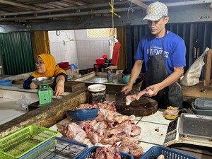 Harga Cabai dan Ayam Melonjak, Warga Palembang Pilih Kurangi Belanja