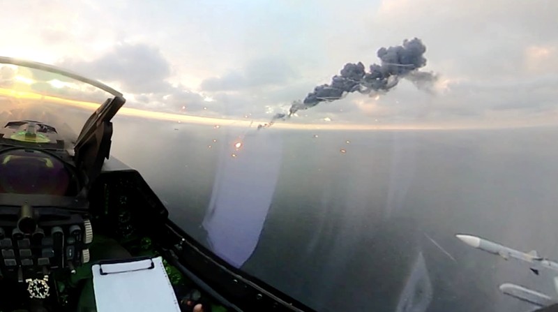 A view from the cockpit of a Romanian F-16 fighter jet during a mission to intercept and neutralize two drones that entered Romanian airspace without authorization on October 17, in this handout image provided by the Borcea 86th Air Base and released on October 18, 2026 by the Romanian Defense Ministry, in location given as Romania. Romanian Ministry of National Defence/Handout via REUTERS THIS IMAGE HAS BEEN SUPPLIED BY A THIRD PARTY.