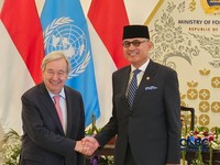 Sekretaris Jenderal Perserikatan Bangsa-Bangsa (Sekjen PBB) Antnio Guterres dan Menteri Luar Negeri Arrmanatha Christiawan Nasir saat menghadiri Foreign Policy Circle Talks, "Eight Decades of the United Nations: What's Next?" di Gedung Pancasila Keme