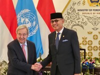 Sekretaris Jenderal Perserikatan Bangsa-Bangsa (Sekjen PBB) Antnio Guterres dan Menteri Luar Negeri Arrmanatha Christiawan Nasir saat menghadiri Foreign Policy Circle Talks, "Eight Decades of the United Nations: What's Next?" di Gedung Pancasila Keme
