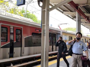 Anker Ngeluh Nunggu Lebih Lama gegara 7 Perjalanan KRL Red Line Dibatalkan