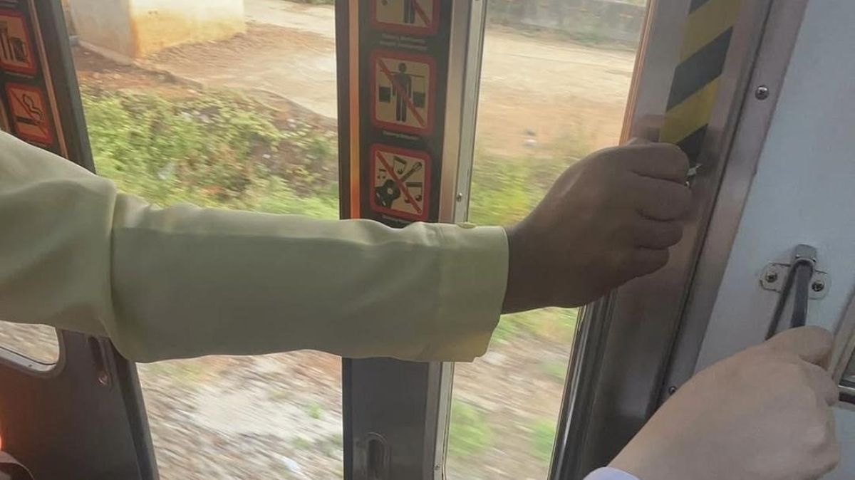 Pintu KRL Bekasi-Angke Tak Bisa Nutup, Petugas Jaga di Pintu hingga Manggarai — NadiKabar.com
