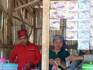 Terharu Maskina Jualan Berseragam Partai, Said Abdullah Bantu Modal Usaha