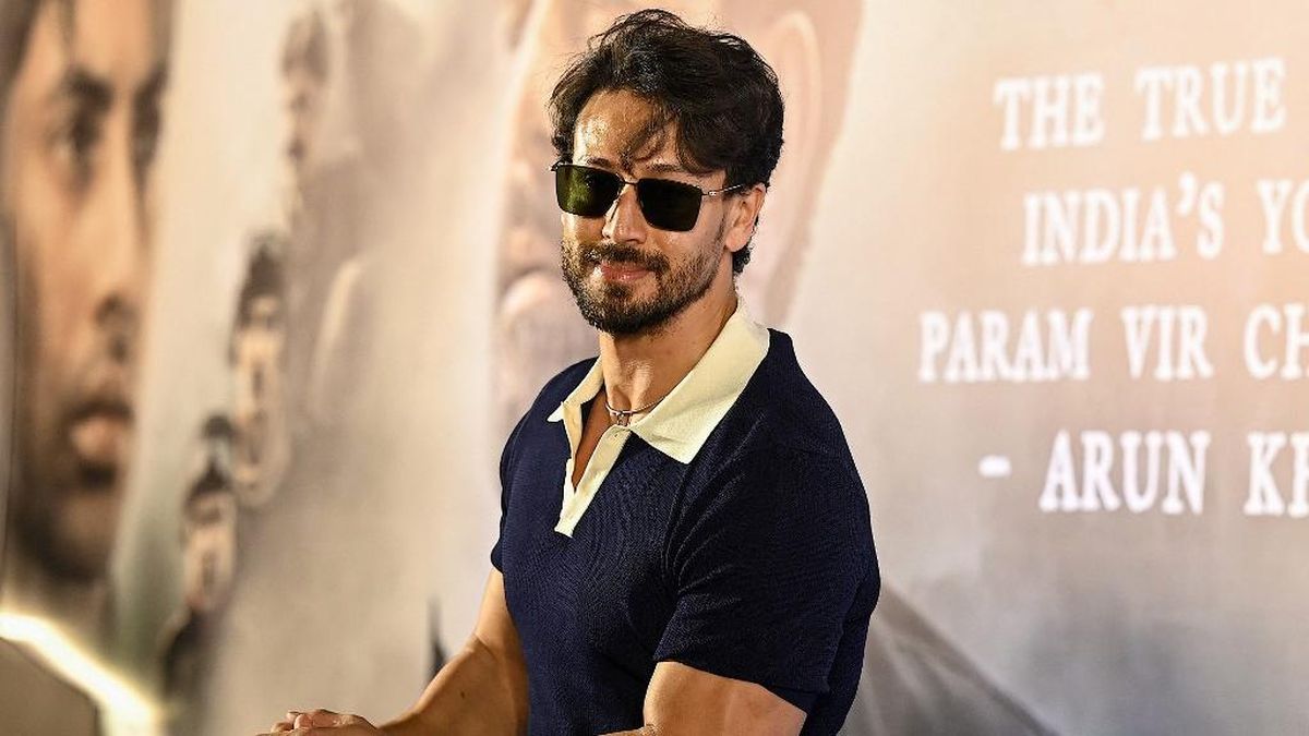 Ilustrasi berita Nasional: Aktor Bollywood Selamat dari Penembakan di Mumbai, 3 Tersangka Ditangkap