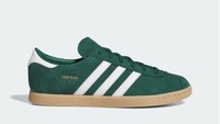 Sepatu Hijau Susah Dipadu? 5 Formula Outfit Sneakers Hijau dari Kampus sampai Kantor 