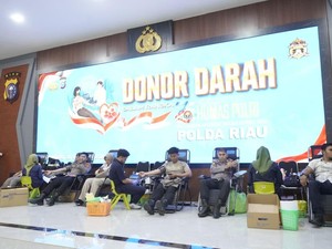 Bidhumas Polda Riau Gelar Donor Darah Sambut HUT ke-75 Humas Polri