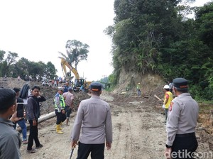 Jalinsum Medan-Sipirok yang Sempat Putus Akibat Ambles Kini Sudah Bisa Dilintasi