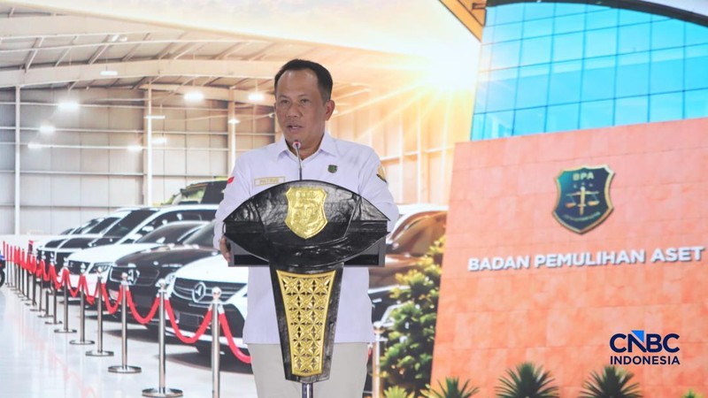 Kepala Badan Pemulihan Aset (BPA) Kejaksaan Agung Republik Indonesia Patris Yusrian Jaya dalam acara penyerahan dana kerugian kepada korban perkara Koperasi Simpan Pinjam (KSP) Indosurya di Gedung BPA Kejaksaan RI, Jakarta, Selasa (21/10/2026).  (CNB