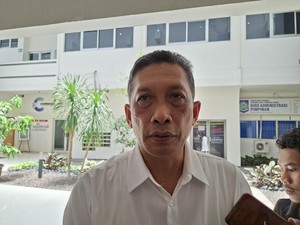 Aspal dan Semen Langka, Perbaikan 20 Titik Jalan di NTB Terancam Molor