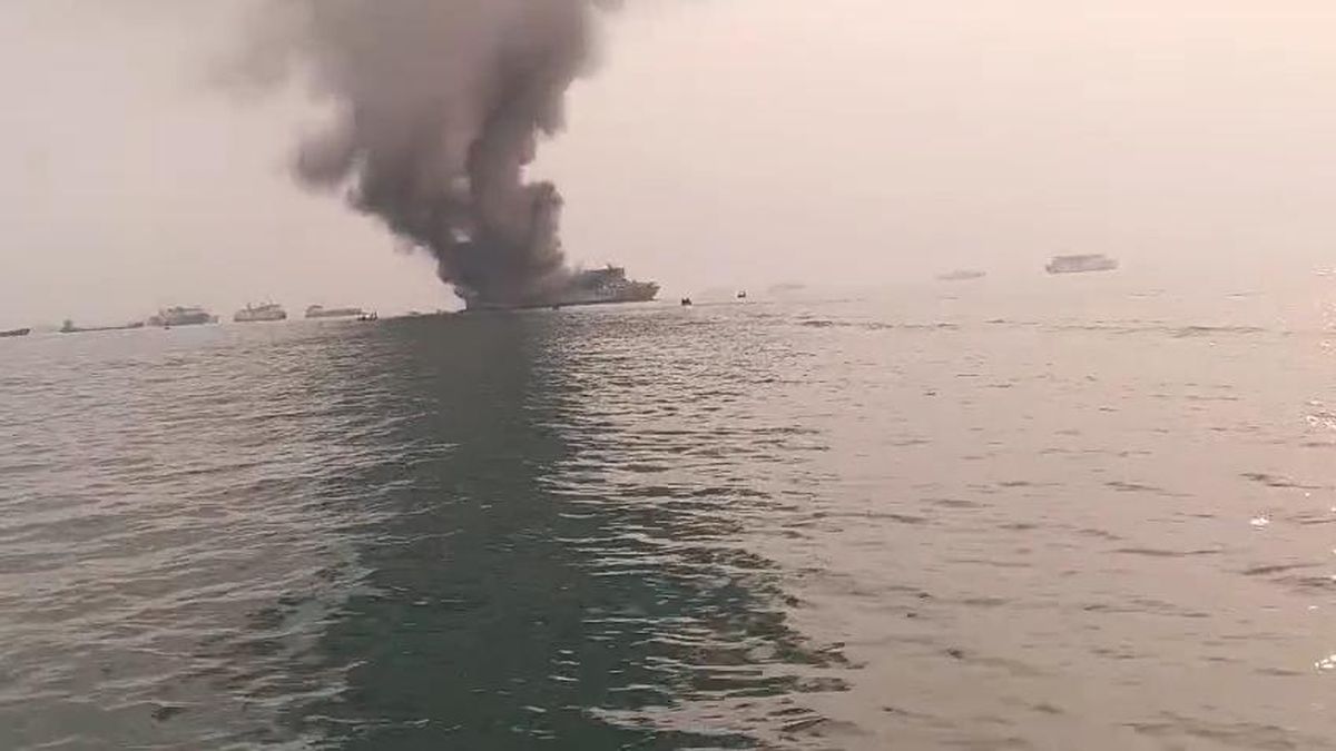 Kronologi KMP Batumandi Terbakar Saat Mau Sandar di Pelabuhan Merak — NadiKabar.com