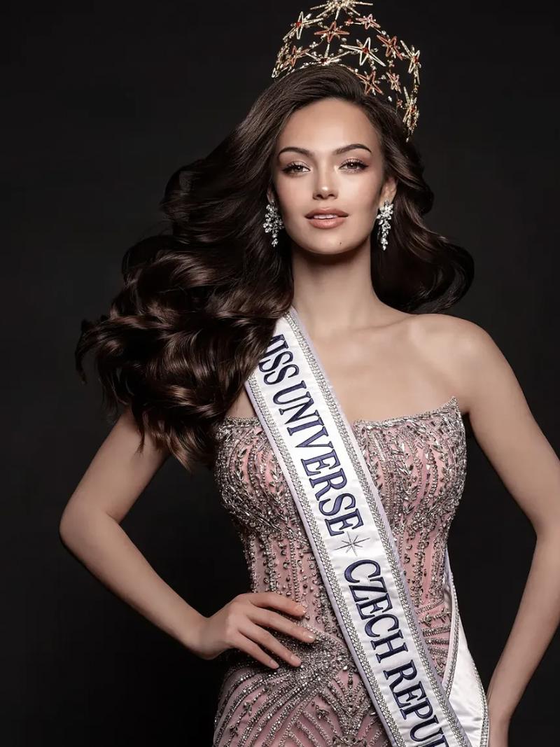 Miss Czech Republic Mendadak Mundur dari Miss Universe 2026