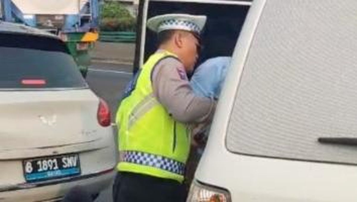 Kronologi Tabrakan Beruntun Mobil Listrik di Tol Ancol gegara e-Toll Jatuh — NadiKabar.com