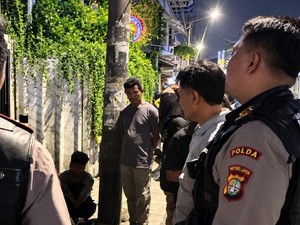 Polisi Gagalkan Tawuran di Jaktim: 20 Orang Dibekuk, Sajam-Air Keras Disita