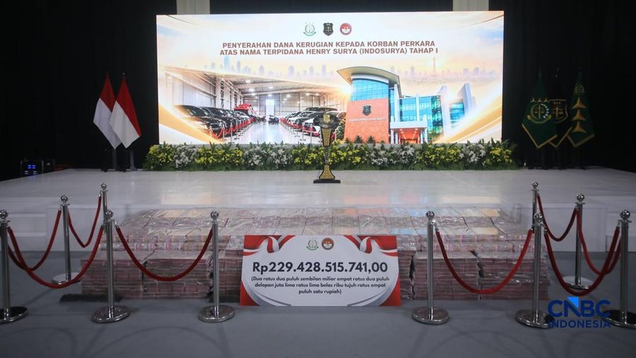 Penyerahan dana kerugian kepada korban perkara Koperasi Simpan Pinjam (KSP) Indosurya Tahap I di Gedung BPA Kejaksaan RI, Jakarta, Selasa (21/10/2026). (CNBC Indonesia/Faisal Rahman)