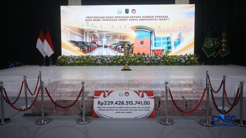 Penyerahan dana kerugian kepada korban perkara Koperasi Simpan Pinjam (KSP) Indosurya Tahap I di Gedung BPA Kejaksaan RI, Jakarta, Selasa (21/10/2026). (CNBC Indonesia/Faisal Rahman)