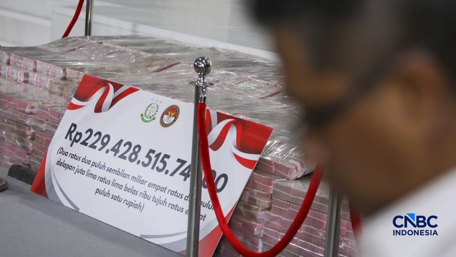 Penyerahan dana kerugian kepada korban perkara Koperasi Simpan Pinjam (KSP) Indosurya Tahap I