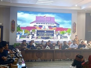 Aliansi Masyarakat Sambangi DPRD Kalteng Desak Penetapan Bencana Nasional