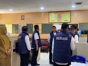 Video: Kantor Wali Kota Gorontalo Digeledah Polisi!