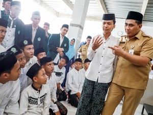 Jelang Hari Santri, Taj Yasin Dorong Gerakan Bersih Pesantren di 117 Ponpes
