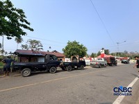 Antrean BBM mengular di beberapa titik SPBU sepanjang Buol, Sulawesi Tengah, hingga Gorontalo, Rabu (21/10/2026). (CNBC Indonesia/Kartini Bohang)