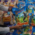 Barang bukti beras fortifikasi yang tidak sesuai dengan klaim pada label kemasan ditampilkan saat saat pers rilis penanganan perkara Beras Khusus Fortifikasi atau beras yang di perkaya vitamin di Gedung Awaloedin Djamin Bareskrim Polri, Jakarta, Rabu