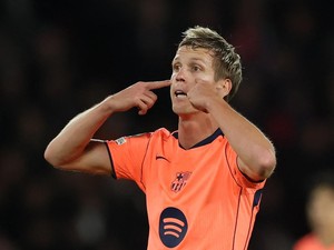Barcelona Kalah, Dani Olmo Cedera Pula