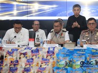 Direktorat Tindak Pidana Ekonomi dan Khusus (Dir Tipideksus) Bareskrim Polri, Kombes Pol. Suhasto menyampaikan keterangan saat pers rilis penanganan perkara Beras Khusus Fortifikasi atau beras yang di perkaya vitamin di Gedung Awaloedin Djamin Baresk