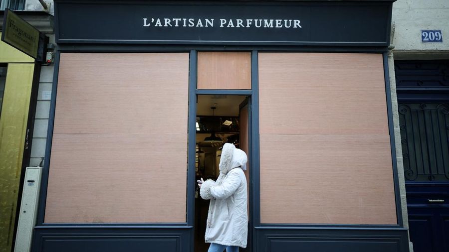FRANCE-PROTEST/STORES