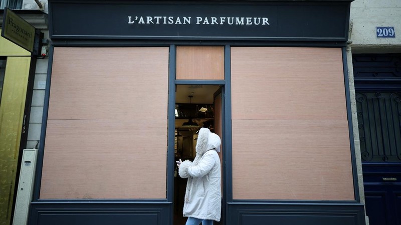 FRANCE-PROTEST/STORES