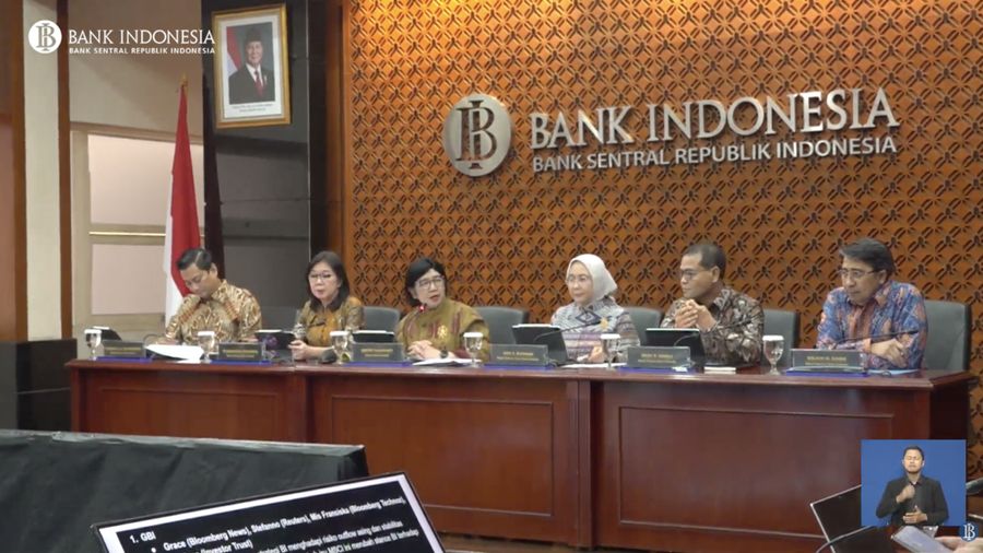 Gubernur Bank Indonesia, Destry Damayanti saat menyampaikan Hasil Rapat Dewan Gubernur Bulanan Bulan Oktober 2026 Cakupan Triwulanan dan Tahunan di Gedung Bank Indonesia, Jakarta, Rabu (21/10/2026). (Tangkapan Layar Youtube/Bank Indonesia)